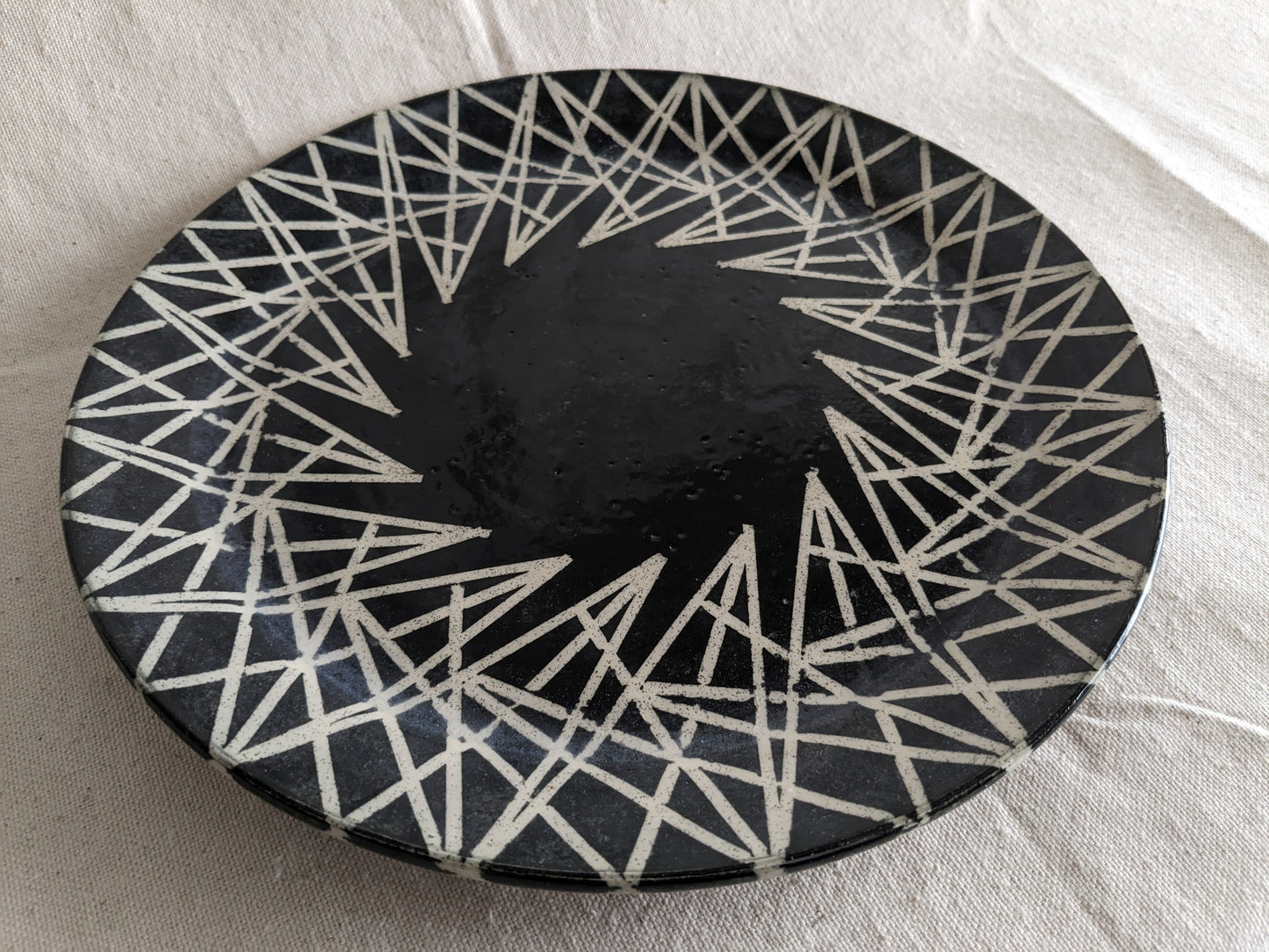 Caffeinated Spider 5-Piece Monochrome Geometric Ceramic Dinnerware Set (in-person pickup only)