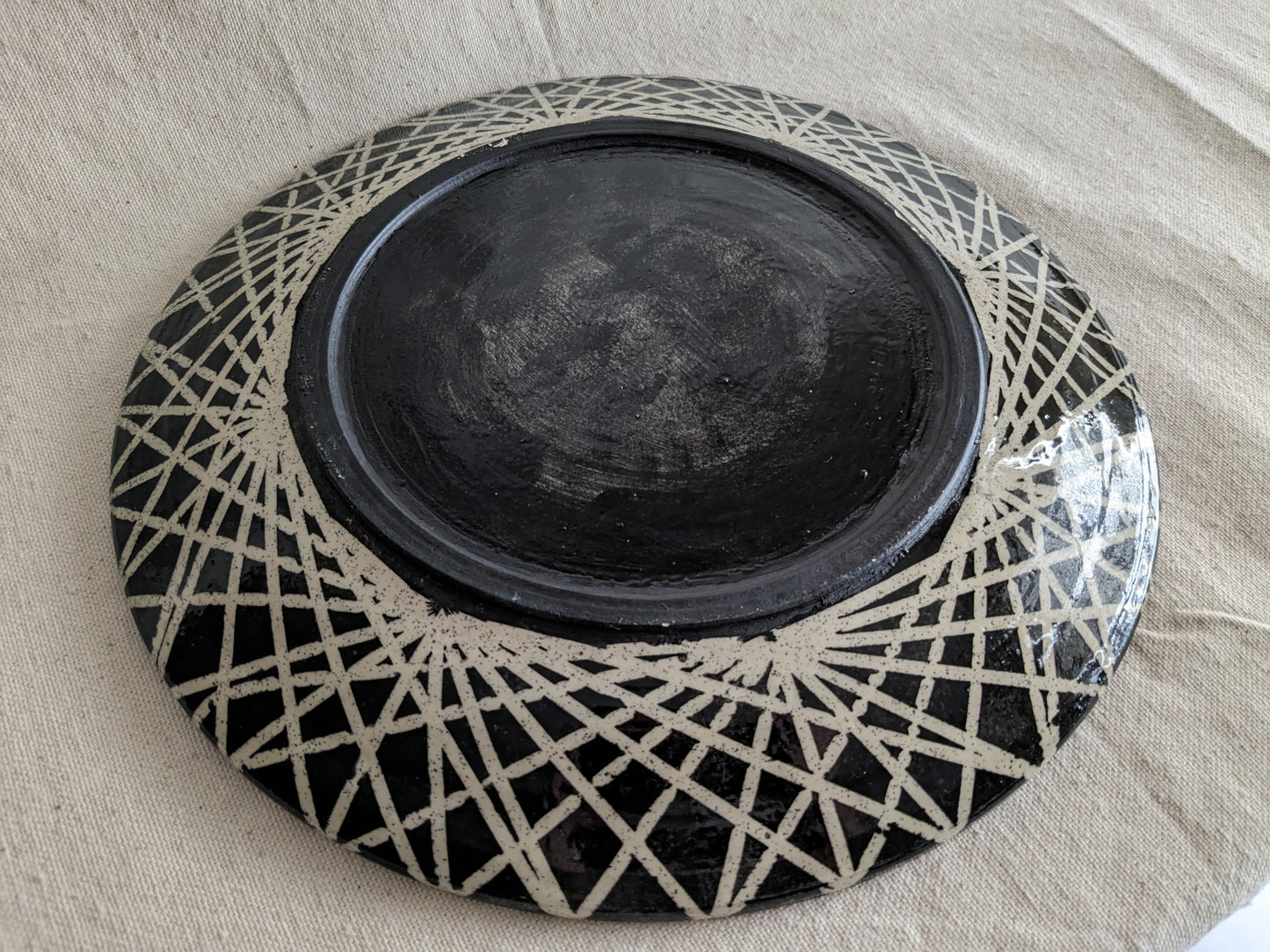 Caffeinated Spider 5-Piece Monochrome Geometric Ceramic Dinnerware Set (in-person pickup only)