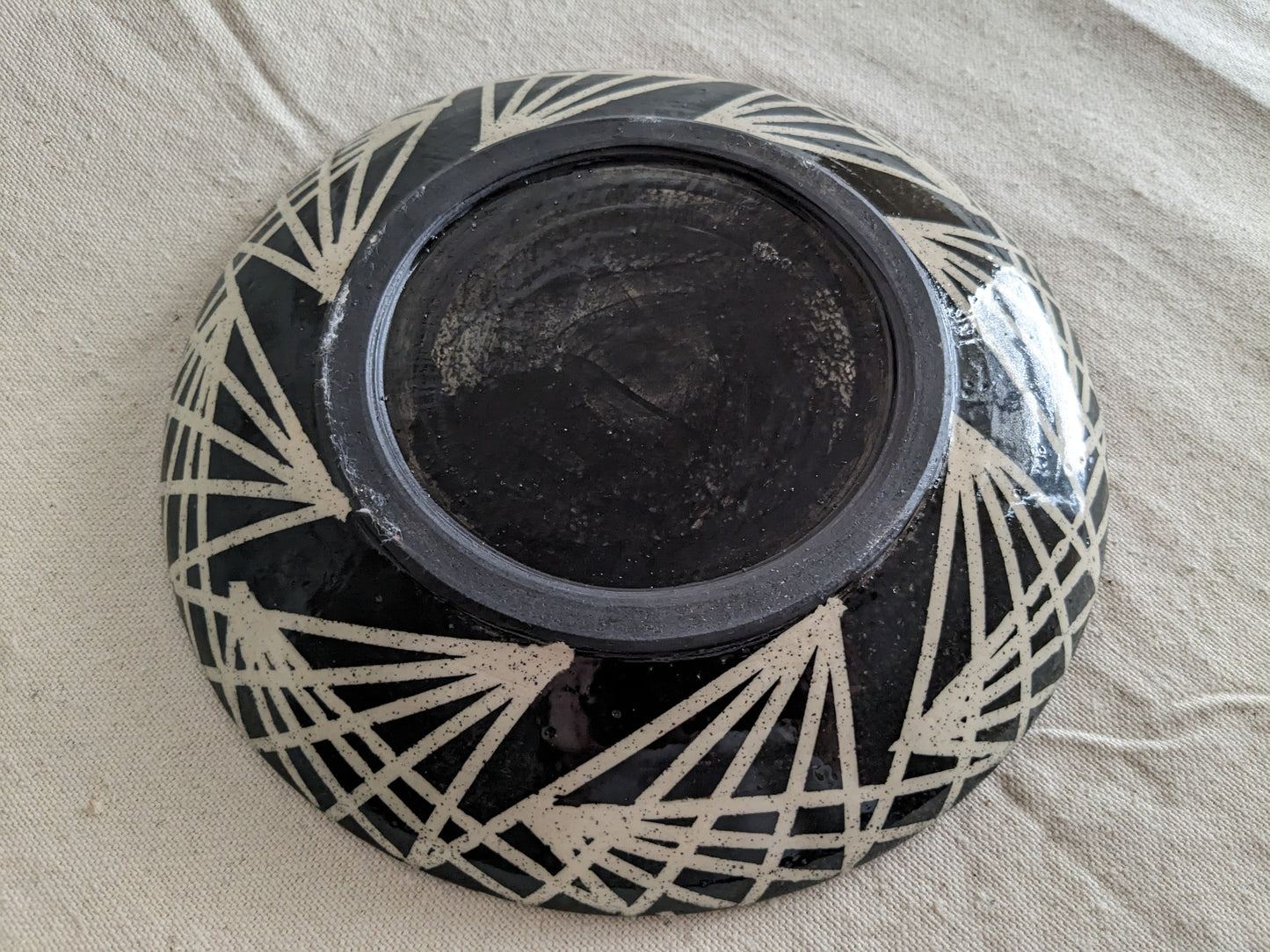 Caffeinated Spider 5-Piece Monochrome Geometric Ceramic Dinnerware Set (in-person pickup only)