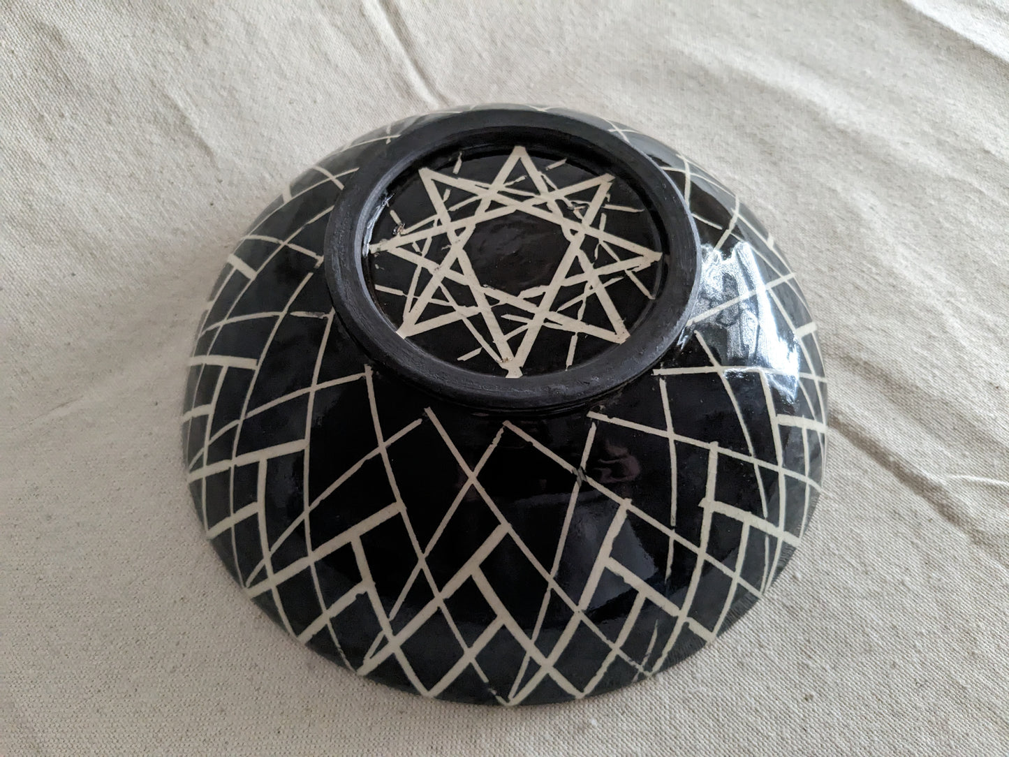 Caffeinated Spider 5-Piece Monochrome Geometric Ceramic Dinnerware Set (in-person pickup only)