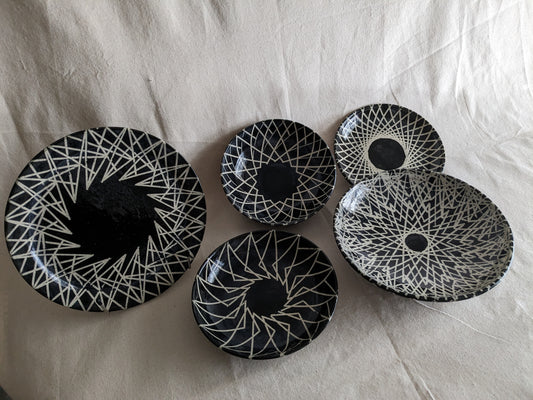 Caffeinated Spider 5-Piece Monochrome Geometric Ceramic Dinnerware Set (in-person pickup only)